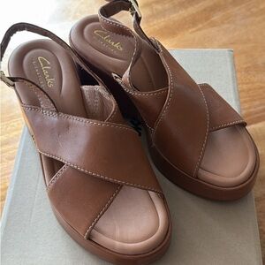 Clarks Women's Tan Leather Sandals
